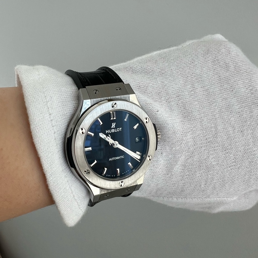 Hublot Classic fusion Titanium 38mm with alligator strap - Picture 3 of 11